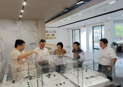 管伟荣局长带队赴源创电喷、方盛车桥开展科技创新调研服务工作